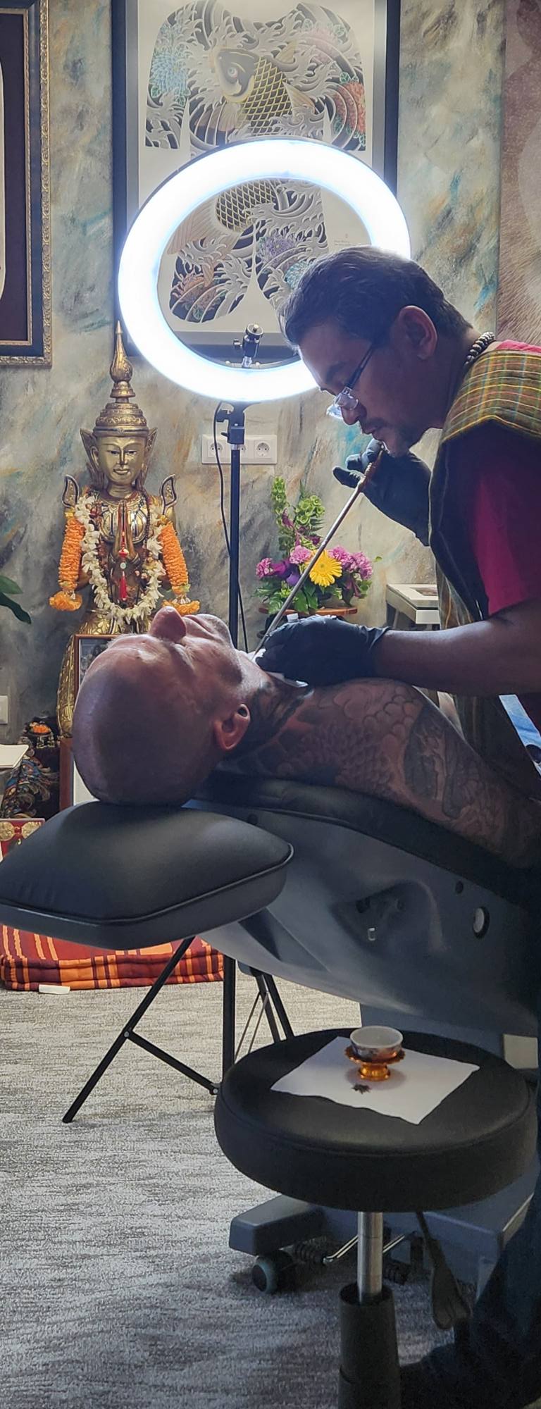 Pong Chaiya Sak Yant munkája a Pinker Tattoo galériából